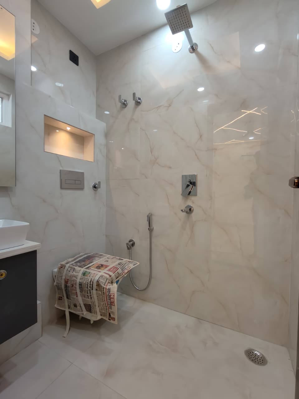 Premium 4 BHK Builder Floor for Sale in Bhagbati Extension Dwarka Mor in Bhagbati extension Dwarka mor